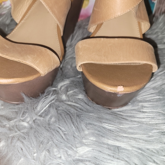 ALDO tan sandal wedges - Picture 3 of 3